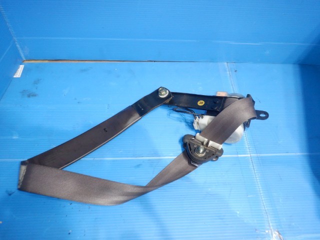 いすゞ イスズ BIGHORN ビッグホーン UBS69GW 純正 左 フロント シートベルト 41023/b1拍卖