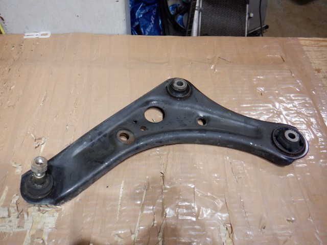HD916 ekスペースカスタム B11A 純正 左 フロント ロアアーム 41127拍卖