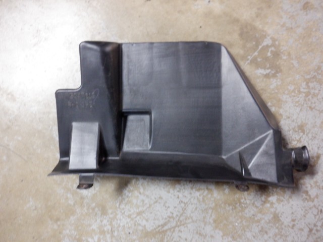 デリカ スペースギア PD6W 純正 助手席側 足元 ダクト 41246/b1拍卖