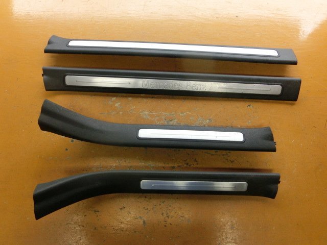 後期 B180 スカッフ プレート 平成22年 CBA-245232 1台分 W245 Bクラス 6.9万km 拍卖