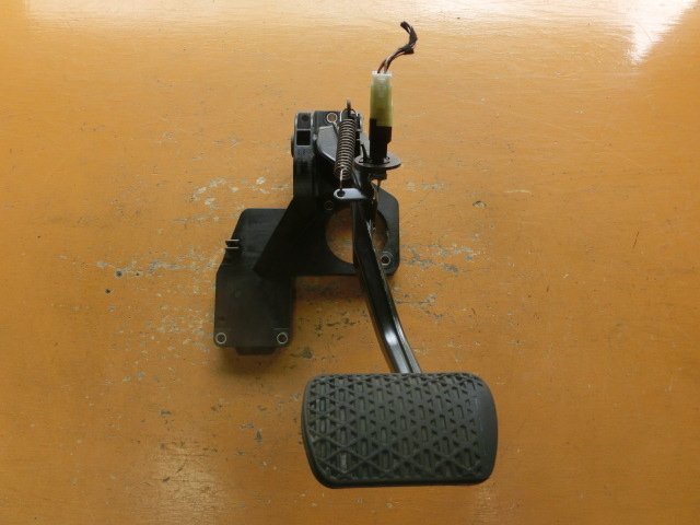 後期 B180 ブレーキ ペダル 平成22年 CBA-245232 W245 Bクラス 6.9万km 拍卖