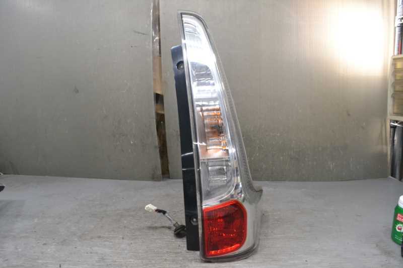 デイズ HWS J 前期(B21W) 純正 IMASEN 破損無 取付OK 動作保証 右 テールランプ テールライト 1146-391 / 26550-6A02A k069100拍卖