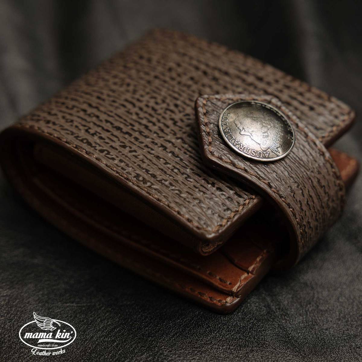 栃木レザー 二つ折り財布 サメ革 シャークスキン ヌメ革 レザーウォレット メンズ・レディース財布 サドルレザー cz009sh46br拍卖