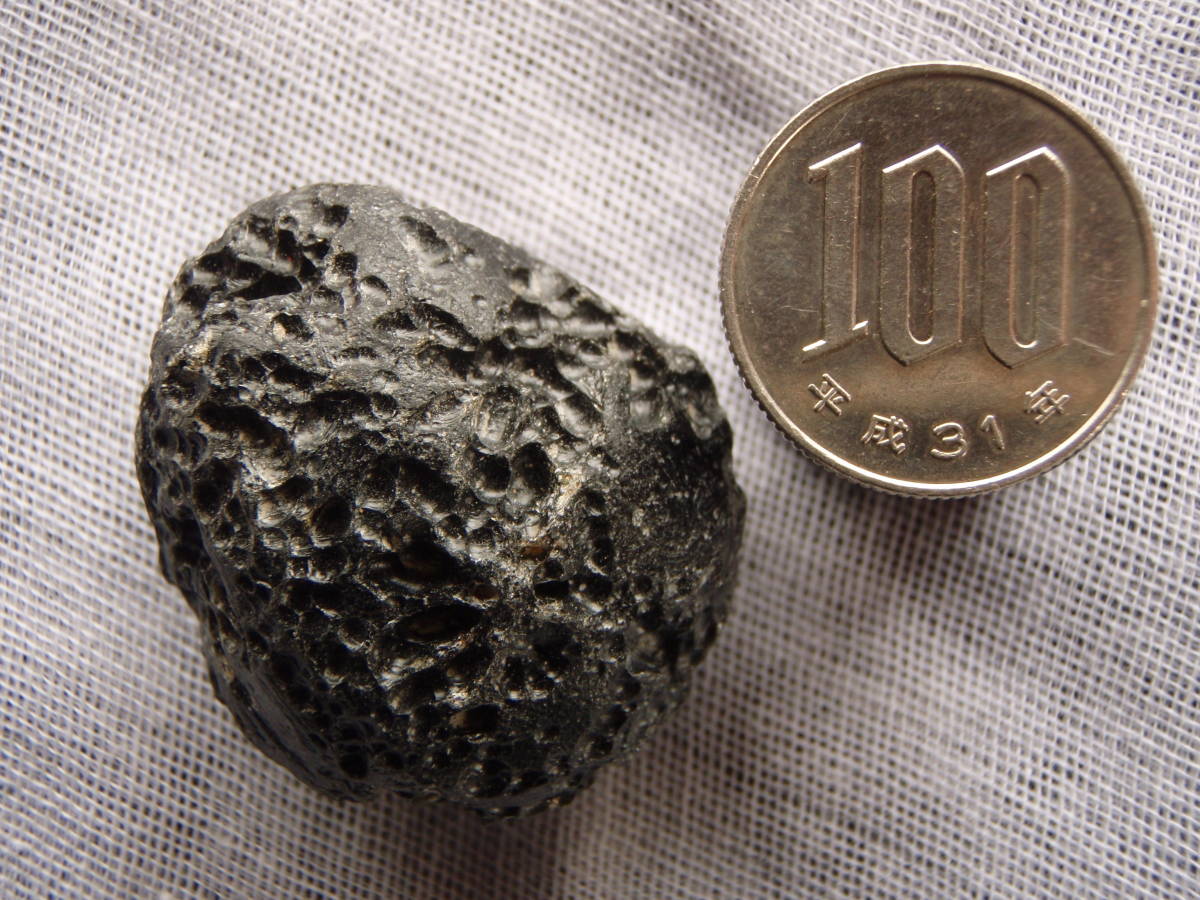 玉手箱シリ-ズ ウ-60 珍稀品 隕石 原石 タイ北部で採集拍卖