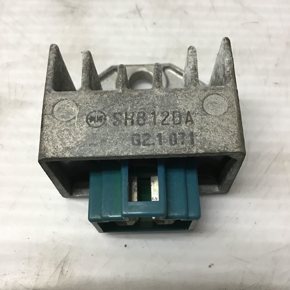 H44-36 スズキ アドレスV50 CA44A レギュレーター 純正部品 動作確認済み拍卖