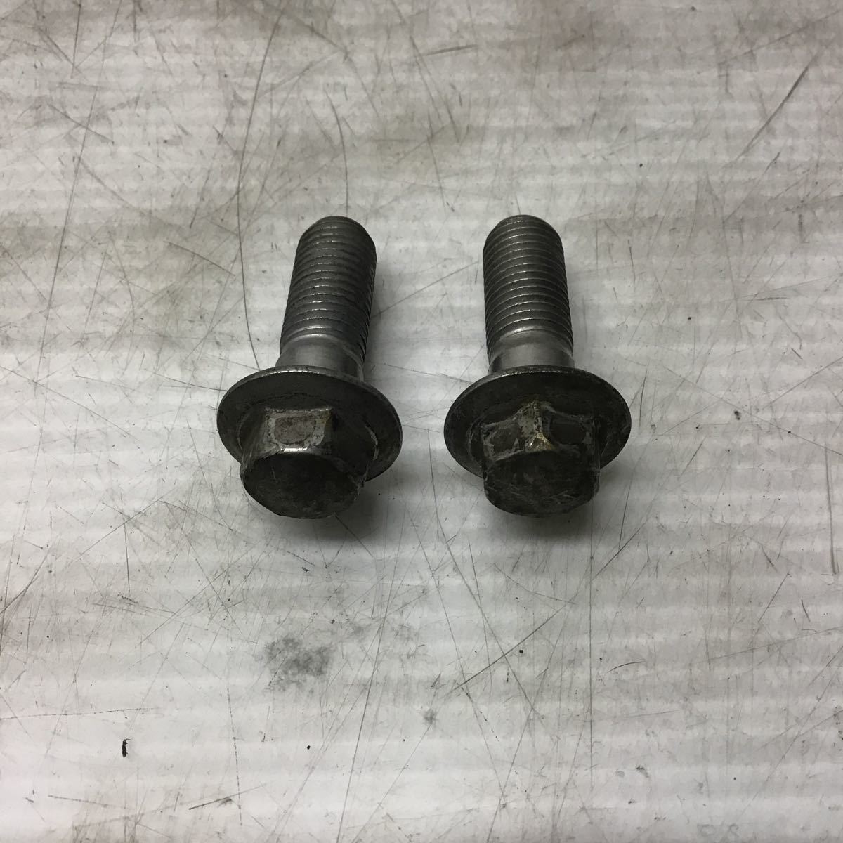 B39-36 ヤマハ シグナスX 国内4型 SED8J ブレーキキャリパー ボルト 前後共通!! 純正部品拍卖