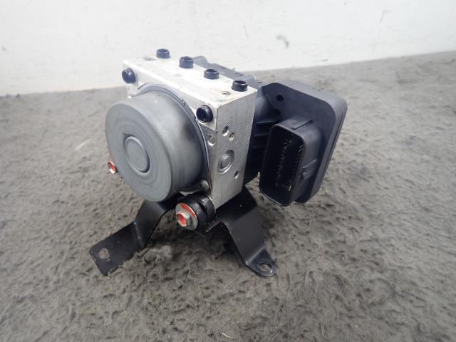 ジムニー ABA-JB23W ABSアクチュエーター Z7T 56110-57MB0拍卖