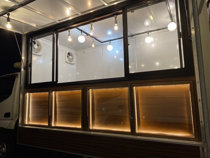 移動販売車 キッチンカー フードトラック 目立ち度抜群・実用的 ローンOK拍卖