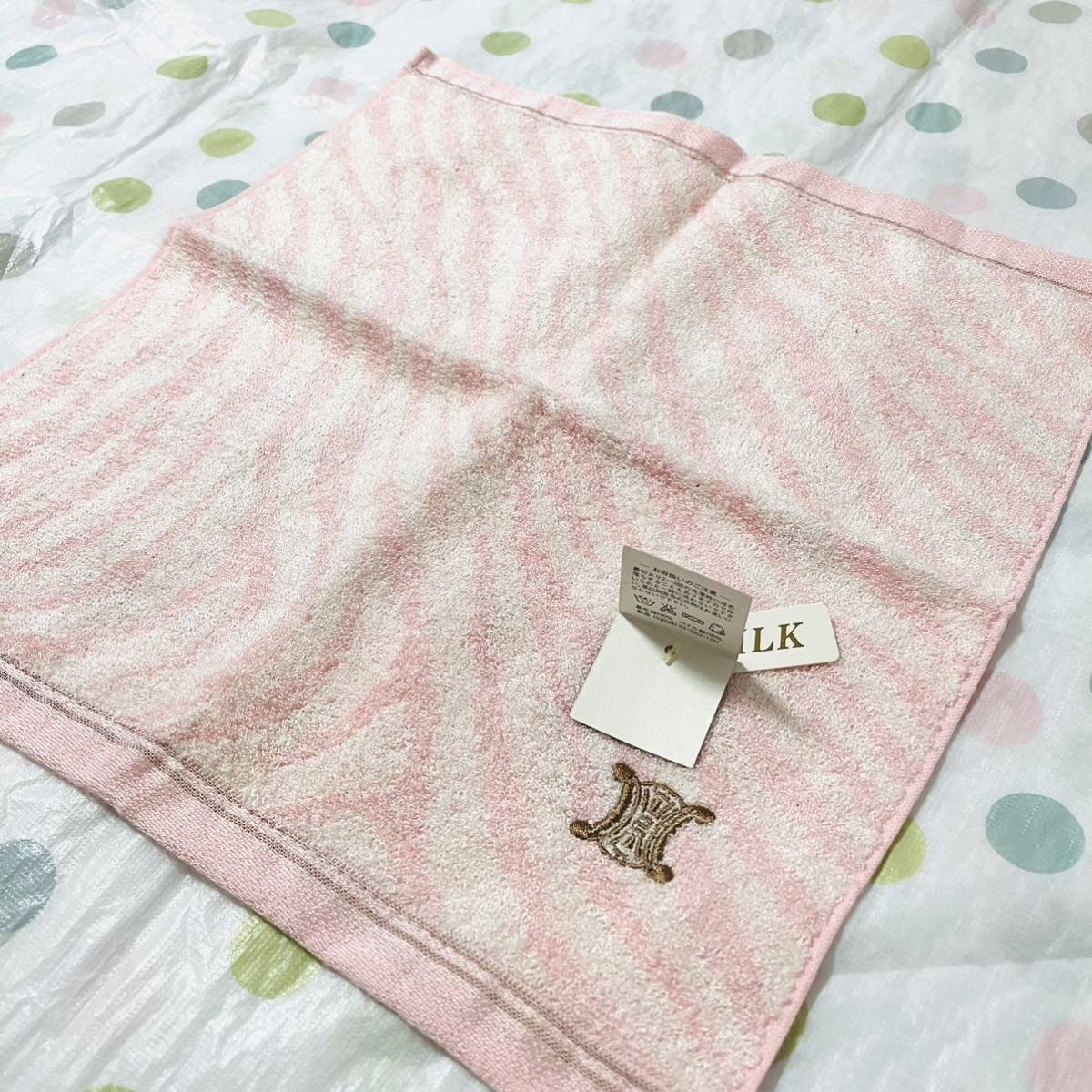 【シルク】新品/CELINE/タオルハンカチ/正規品/セリーヌ/未使用/即決/匿名発送/ハンドタオル/ハンカチ/マカダム柄/日本製/ピンク/ゼブラ拍卖