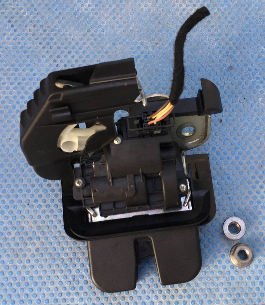 AU2 / アウディ / AUDI / A3 / (8P) / CAXC / バックドア ロック / Backdoor lock拍卖