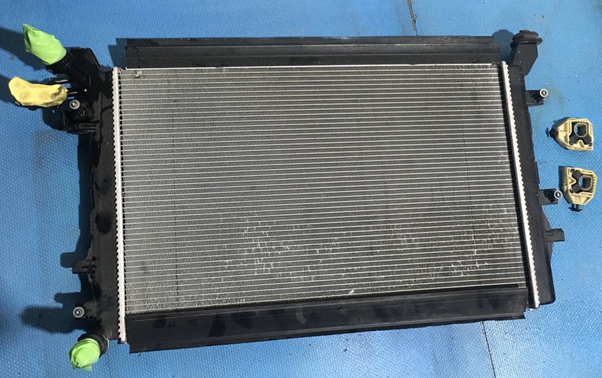 AU2 / アウディ / AUDI / A3 / (8P) / インタークーラー + コンデンサー / Intercooler + condenser拍卖