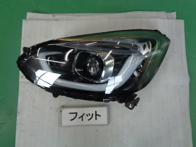 フィット GR3 左ヘッドランプユニット LED 即決 6369拍卖