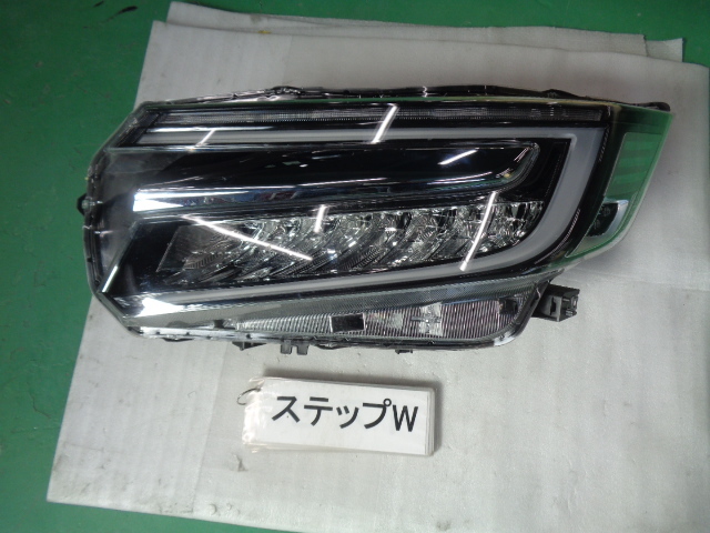 ステップワゴン RP3 左ヘッドランプユニット LED 即決 6375拍卖