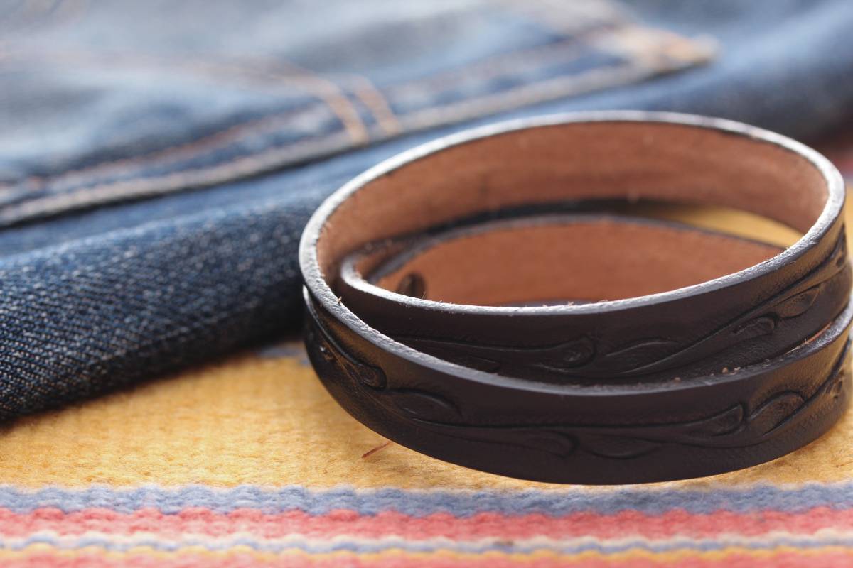 *カービングレザーブレスレット拍卖