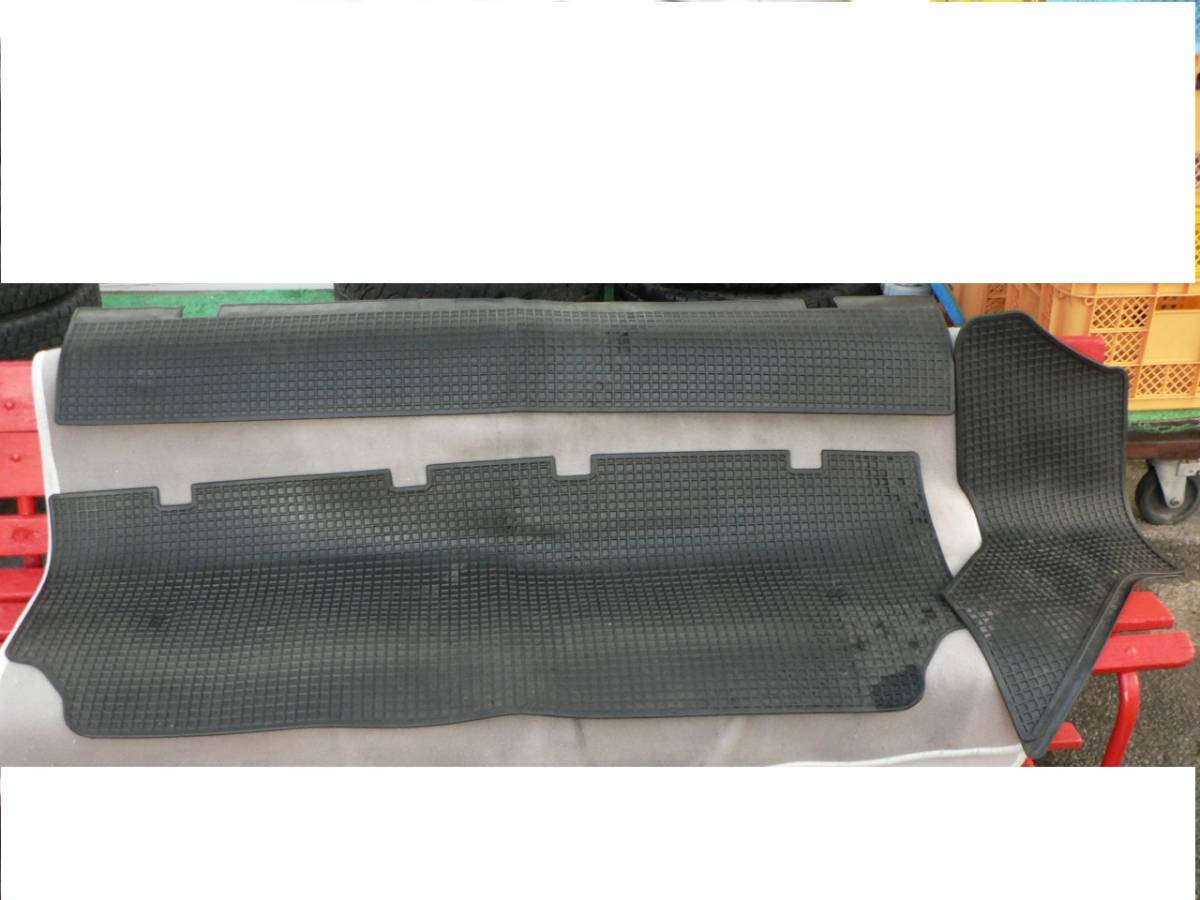平成17年式 DA62V エブリイバン ゴムマット 助手席・後ろ席 3枚 中古拍卖