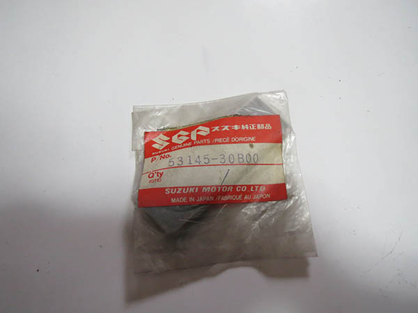 スズキ 純正 53145-30B00 フロントフエンダ クッション拍卖