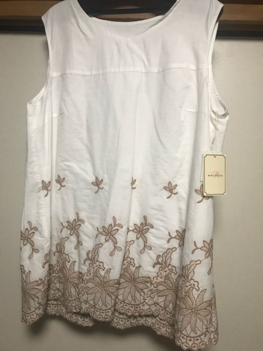 お値下げ 新品未使用タグ付き ミントブリーズ 13号サイズ きれい刺繍 大きいチュニック 即決あり拍卖