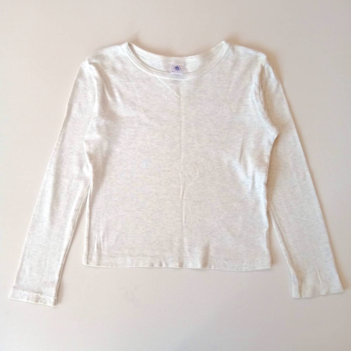 美品 プチバトー カットソー 128cm PETIT BATEAU オートミール フランス拍卖