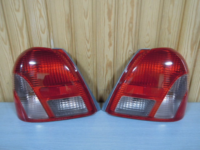 トヨタ プラッツ NCP16 テールランプ 左右 セット 中古 KOITO 52-013 L/R KOITO 52-12703 L/R A1091拍卖
