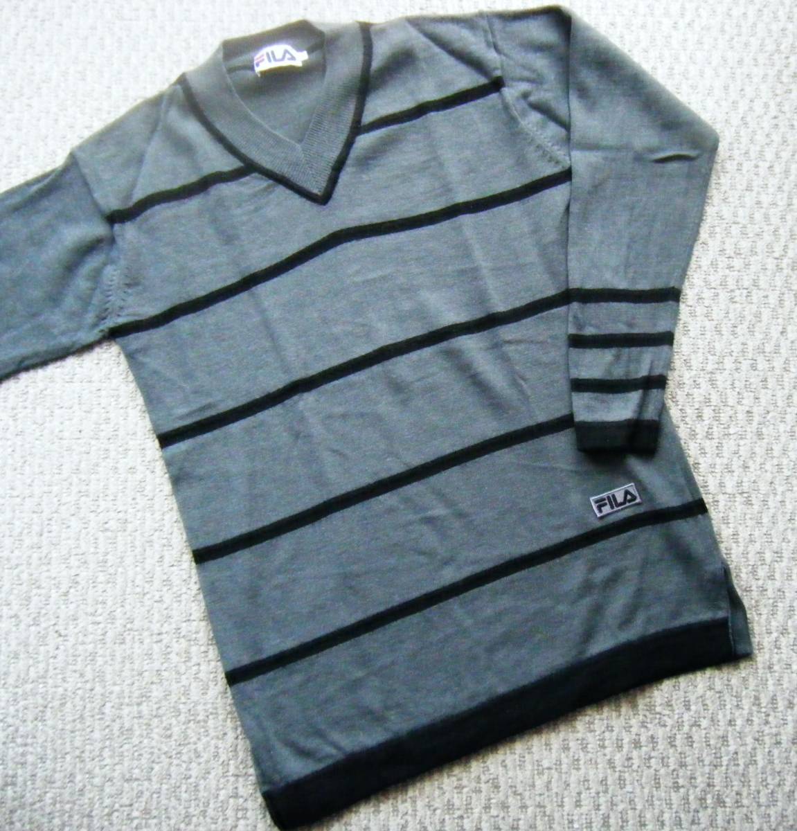 ☆FILAフィラ Vネック ボーダー柄長袖ニット グレー系 Lサイズ☆美品☆拍卖
