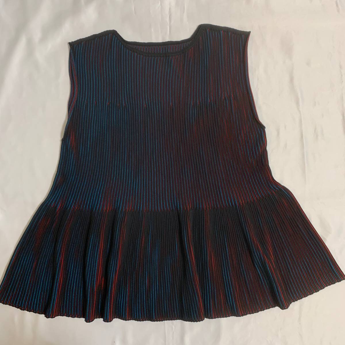 ISSEY MIYAKE me イッセイミヤケ トップス 赤 青 光沢 チュニック アーカイブ archive tops PLEATS PLEASE プリーツプリーズ拍卖
