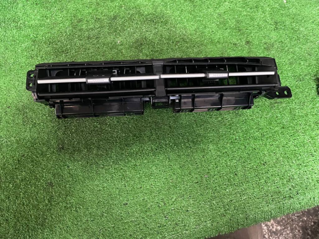 188 トヨタ ZVW 30 プリウス センター エアコン 吹き出し口 P-101拍卖