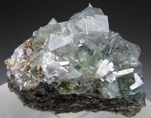 ☆☆ フローライト 蛍石 (蛍光) オコルス産 <ナミビア> NB260 ☆☆拍卖