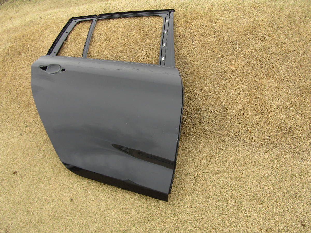 BMW F46 2シリーズ 純正 右 リアドア 右後ろ ドア ブラックパール ■■ 1132304拍卖