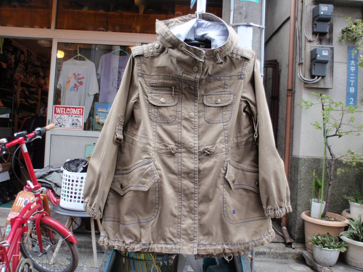 美品!バーバリー ブルーレーベル カーキ色なデザインモッズコート? サイズ38拍卖