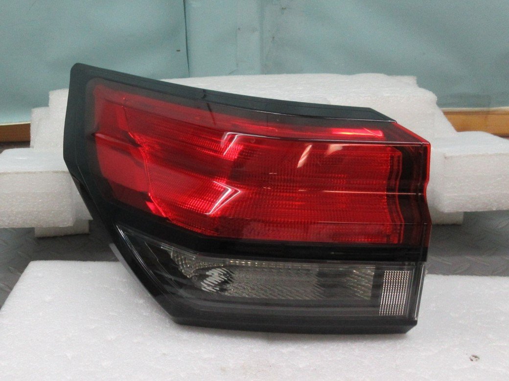 ◆ E13 SNE13 ノート NOTE 純正 左テールレンズ 外側 26559-6XK0A 26555-6XK0A D268拍卖