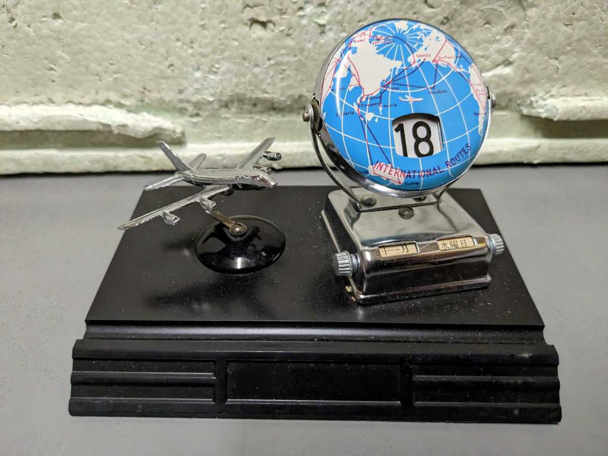 昭和レトロ  ブリキ 卓上 万年 カレンダー回転式 パタパタ アンテーク 航空 JAL? 飛行機拍卖