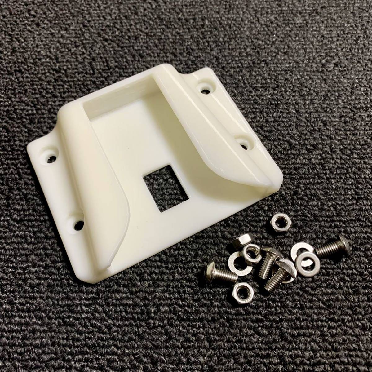 Brompton用フロントキャリアブロックアダプター 樹脂製 ホワイト拍卖