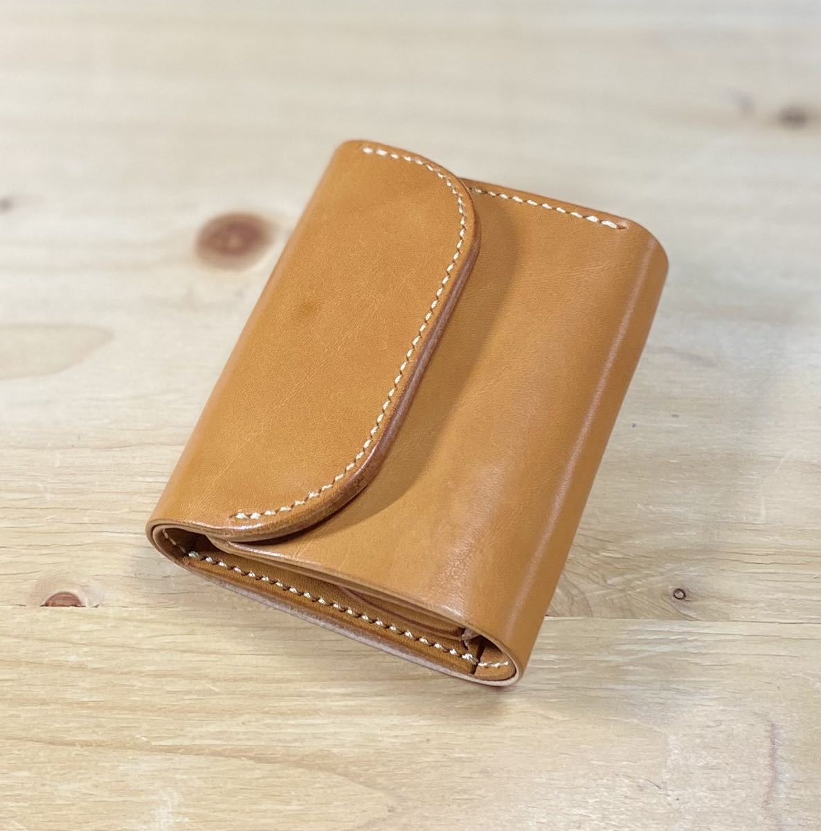 栃木レザー・グレージングサドル・キャメル【送料無料】手縫い:分厚い財布:手のひらサイズ:時代逆行:ブログsolorileather.blog.jp拍卖