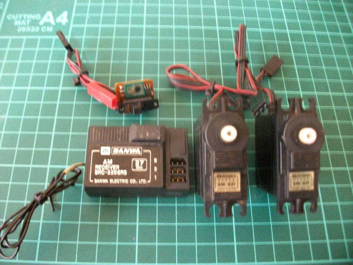 【激安目玉商品】サンワ 2サーボセット()クリスタル無 簡易通電動作確認済 一応ジャンク扱 レターパック送料一律!!拍卖