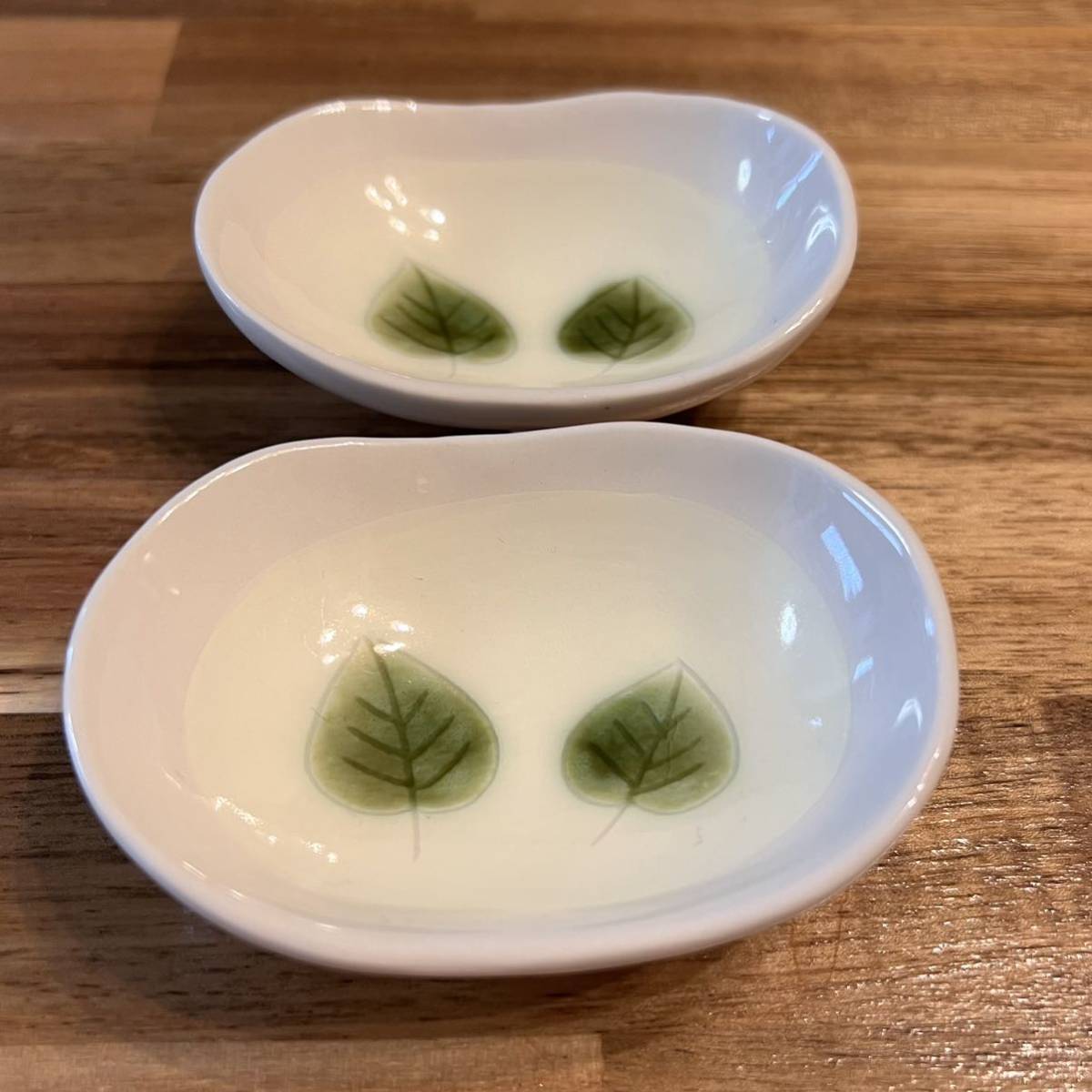 木の葉柄 脚付 小皿 醤油皿 薬味皿 2枚拍卖
