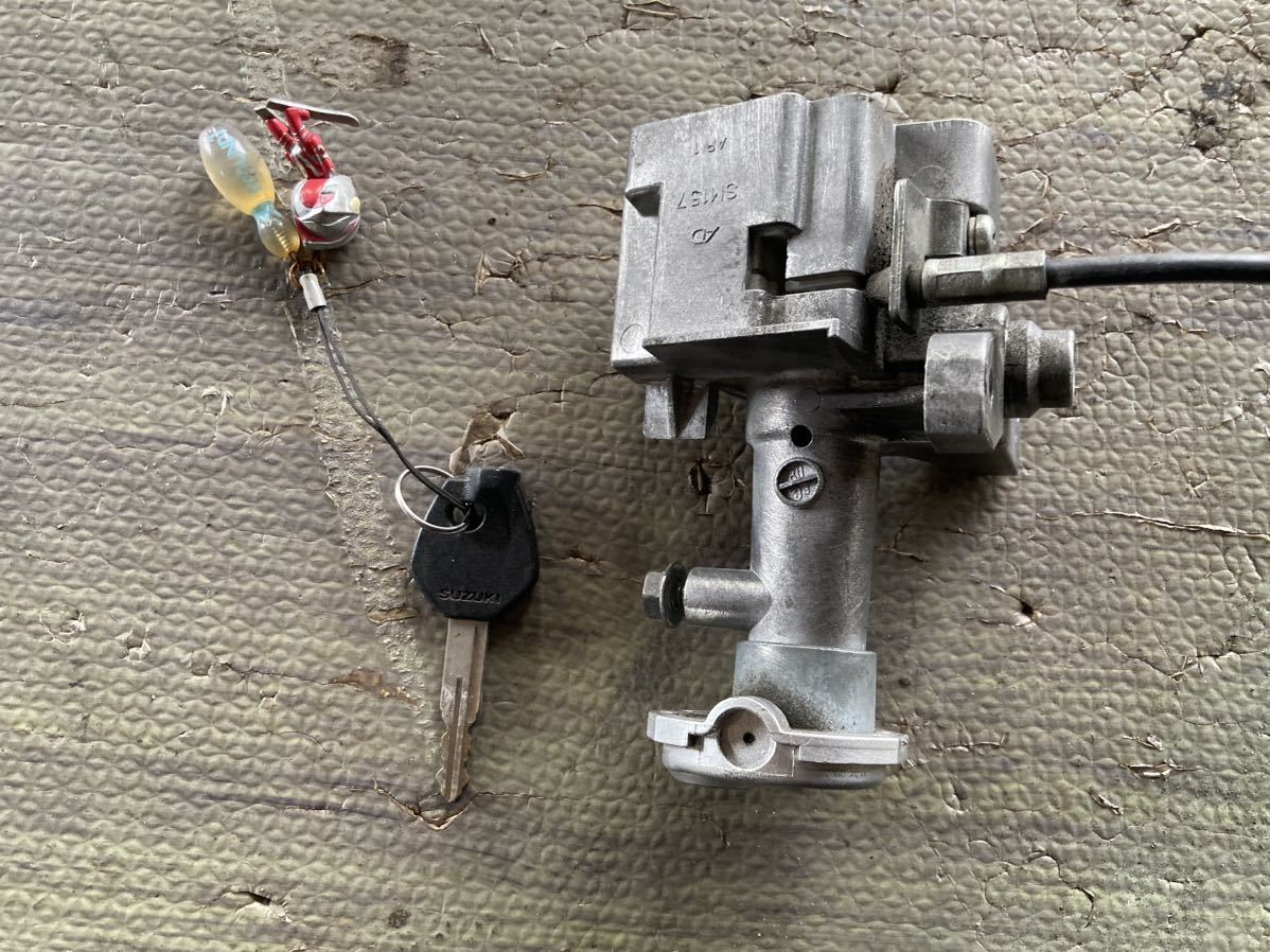CA42A アドレスV125 キーセット メインキー 固着なし拍卖