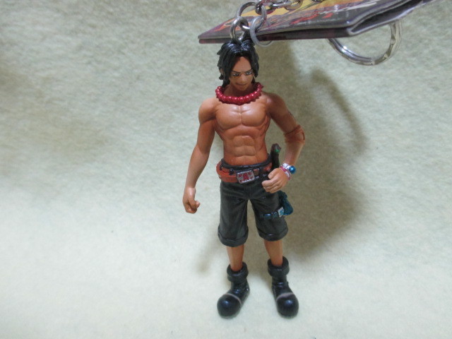 ワンピース ハイグレートカラーリングキーホルダー☆ポートガス・D・エース拍卖