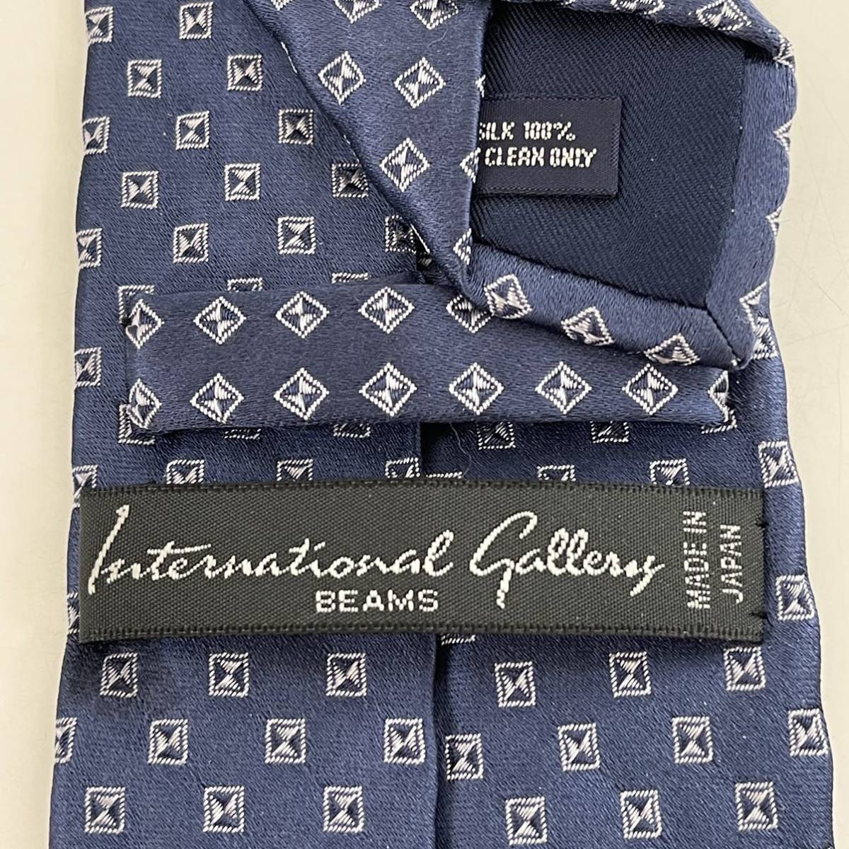 BEAMS(ビームス) ネイビースクエアドットネクタイ拍卖