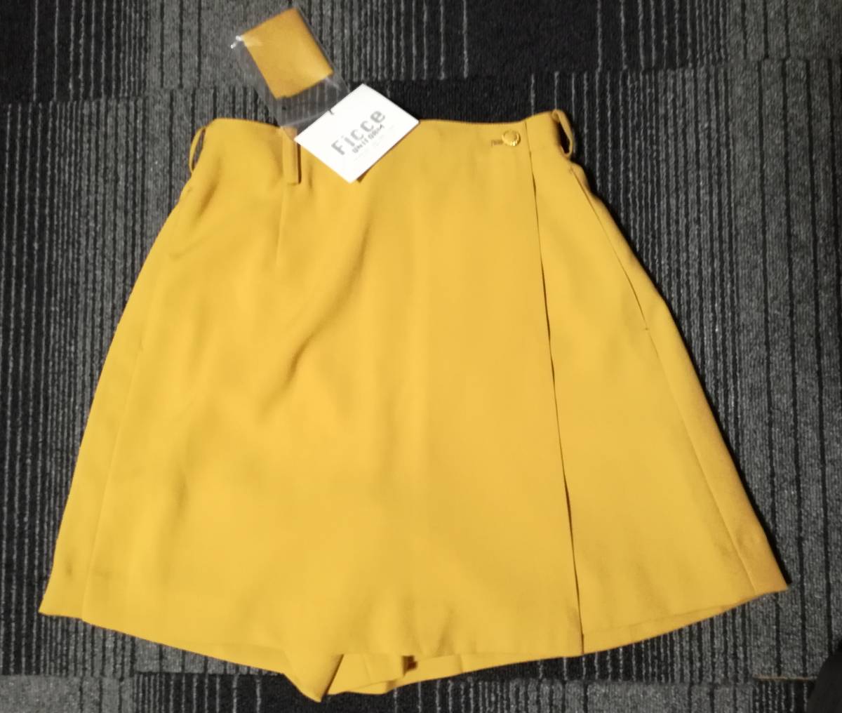Ficce Uniform フィッチェ/ ドン小西 ブランド / キュロットスカート サイズ:11号 カラー: マスタード 新品・未使用 / culotte拍卖