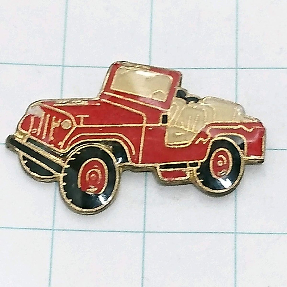 送料無料)レトロカー 赤いジープ 自動車 ピンバッジ PINS ピンズ A15438拍卖