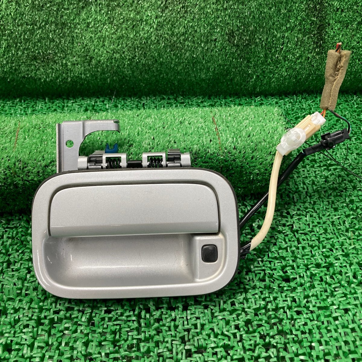 ♪♪ワゴンR MH23S R リアゲートアウターハンドル シルバーZ2S スマートキー用 (W1968)♪♪拍卖