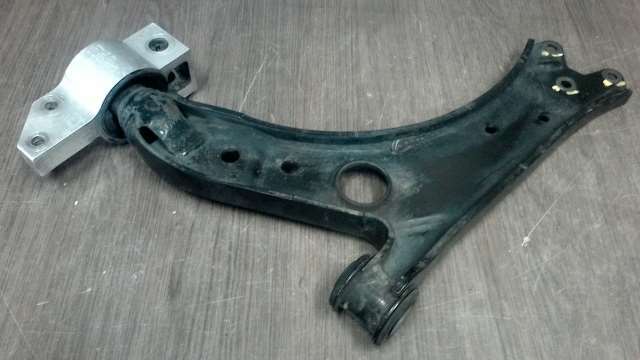 フォルクスワーゲン VW 1KZ8M ゴルフ ヴァリアント 右 フロント ロアアーム ★管264340拍卖