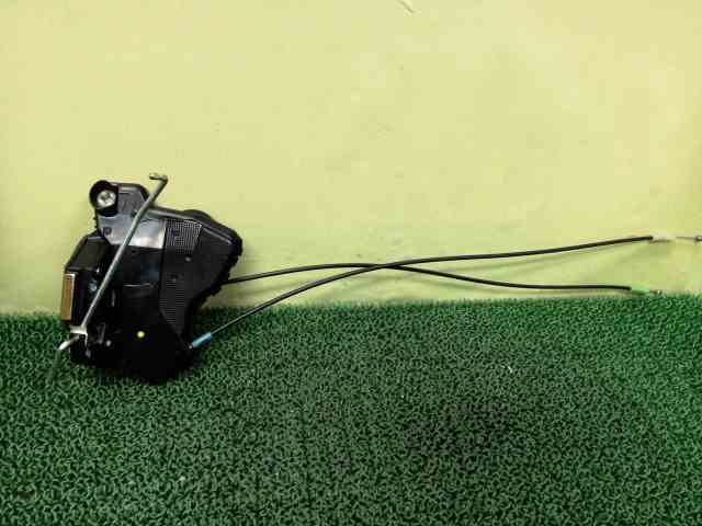 トヨタ ZNM10 アイシス 右 フロント ドアロック アクチュエーター ★管274800拍卖