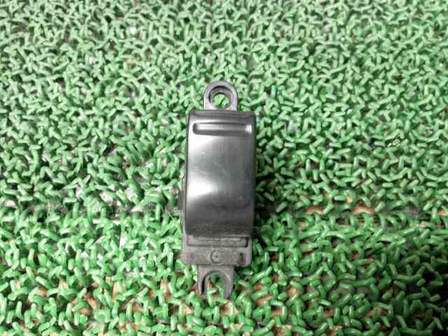 ★ 日産 TC24 セレナ 左 フロント ドア ウィンドウ スイッチ ★管274381拍卖