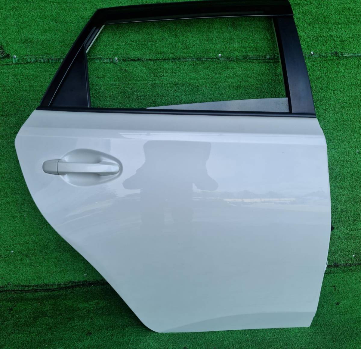 トヨタ オーリス NZE181H リア 右拍卖