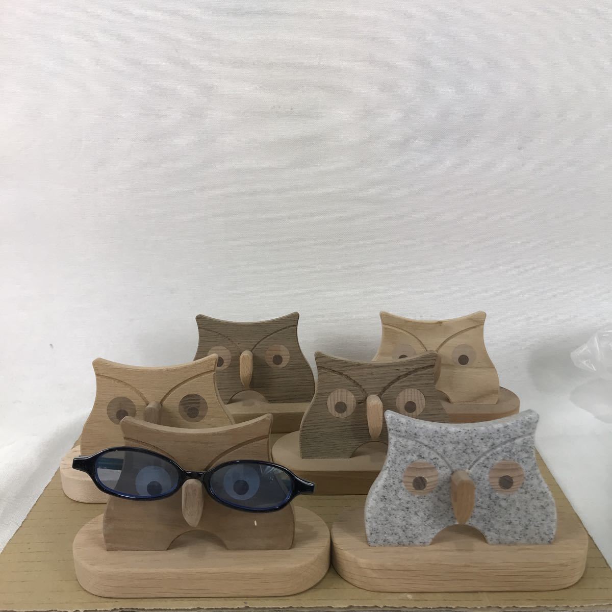 k ⑧ フクロウのメガネ掛け 木製 ハンドメイド セット アンティーク 置物 自然素材拍卖