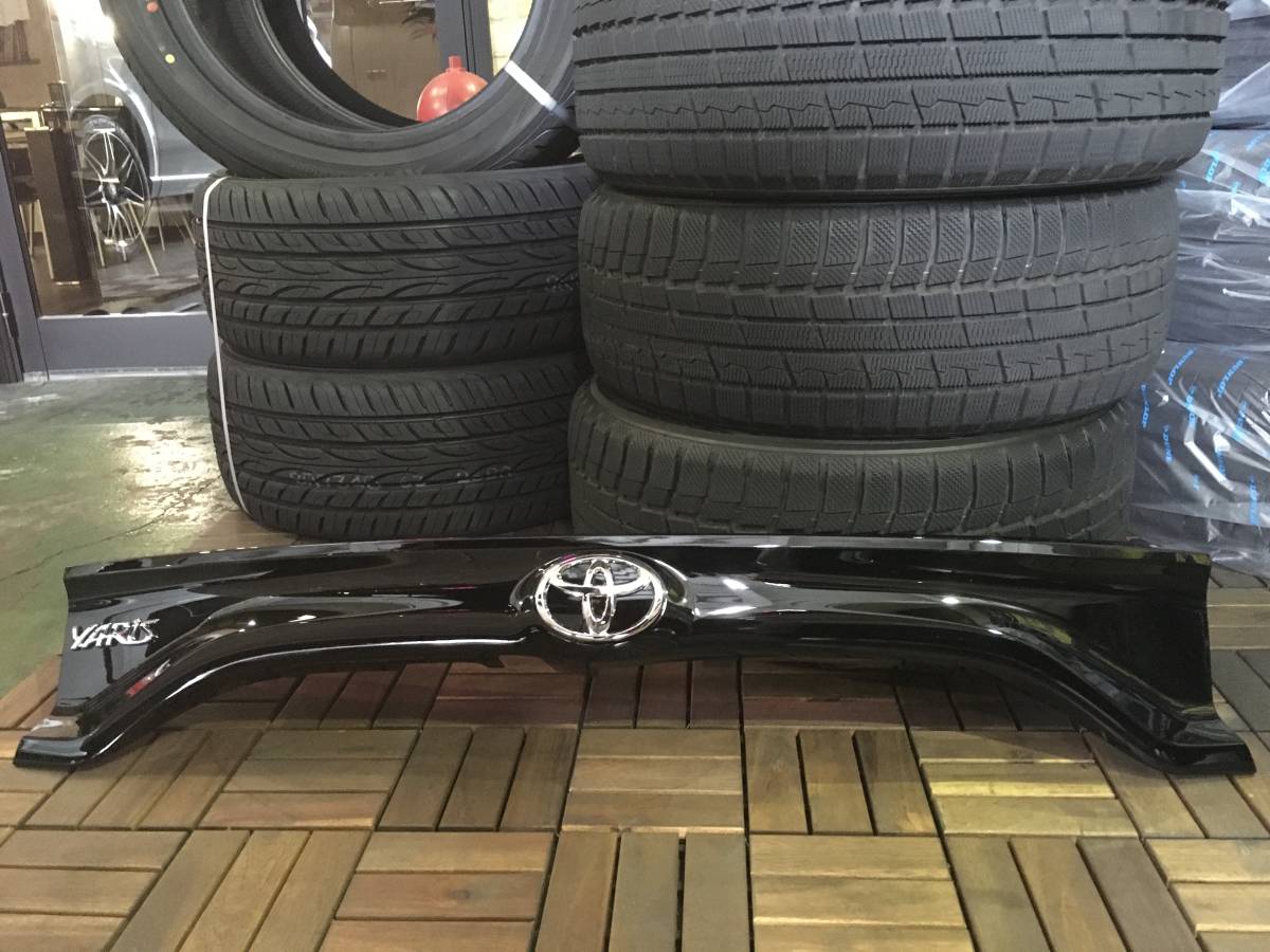 ■TOYOTA純正■ YARIS: バックドアガーニッシュ 《USED》拍卖
