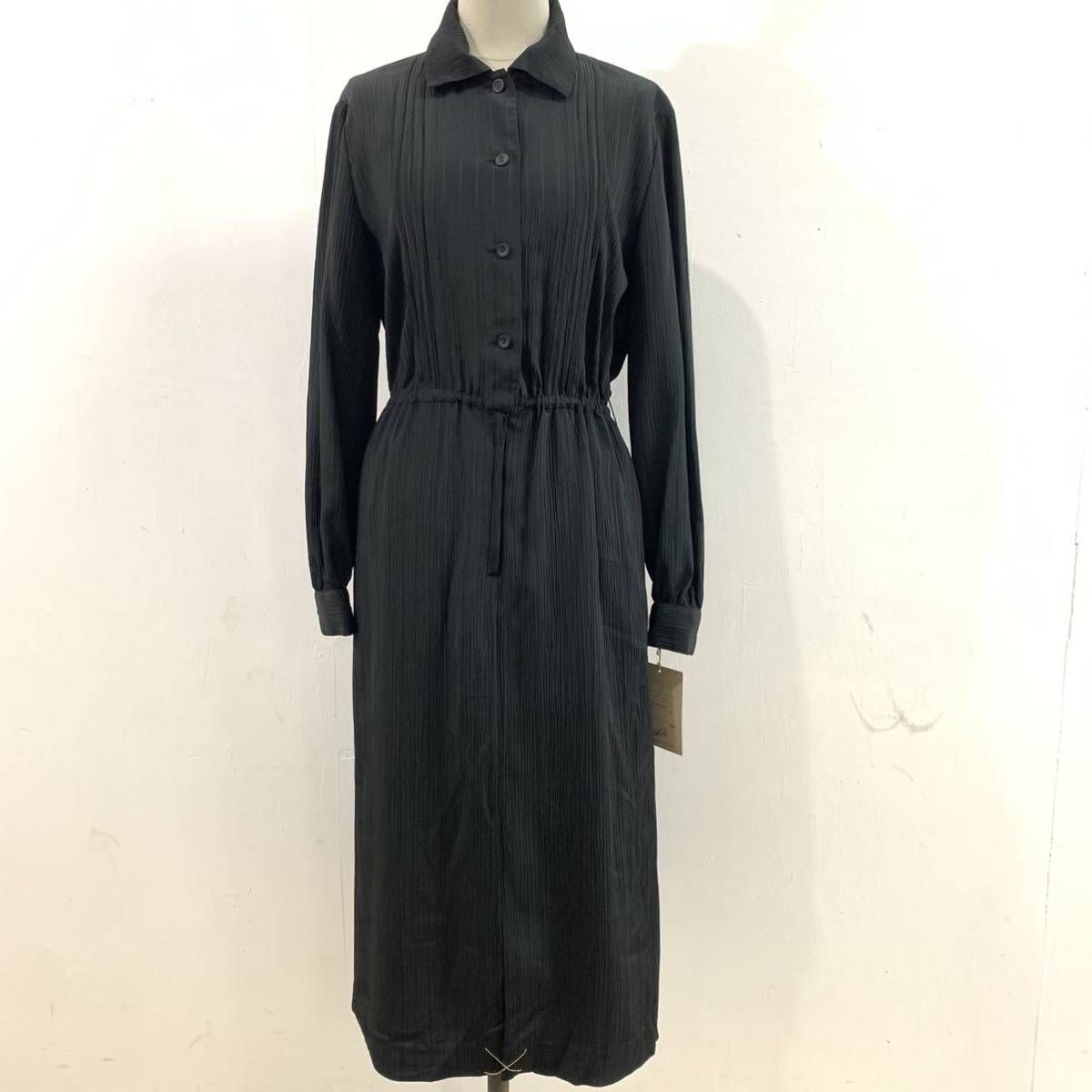 新品未使用タグ付き VINTAGE Aki TOKYO プリーツワンピース ロングワンピース デザイン 黒 ブラック 日本製 上質【送料一律/同梱可能】F拍卖