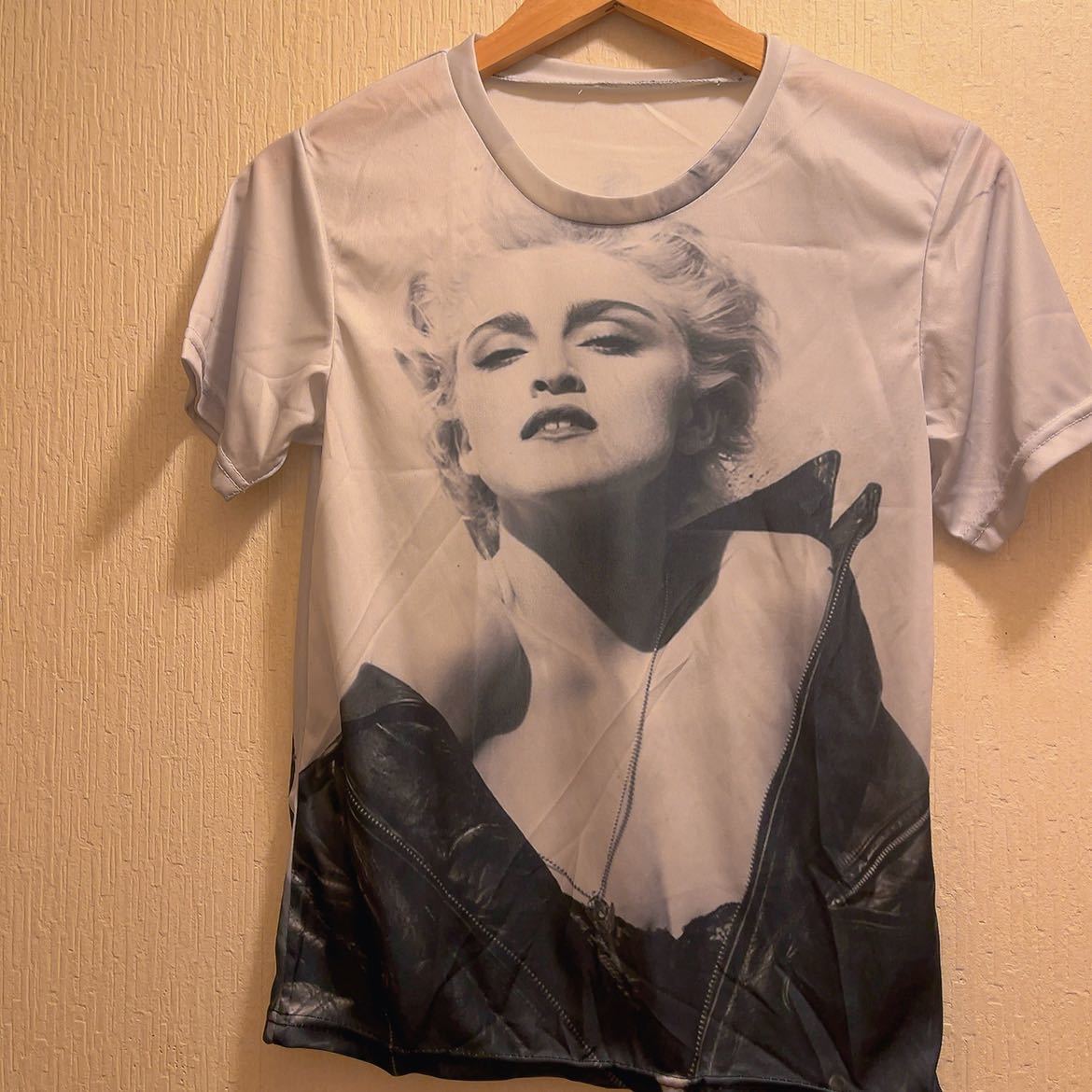 新品★ホワイト地ブラック★Madonna★セクシーTシャツ★ユニセックス★M拍卖