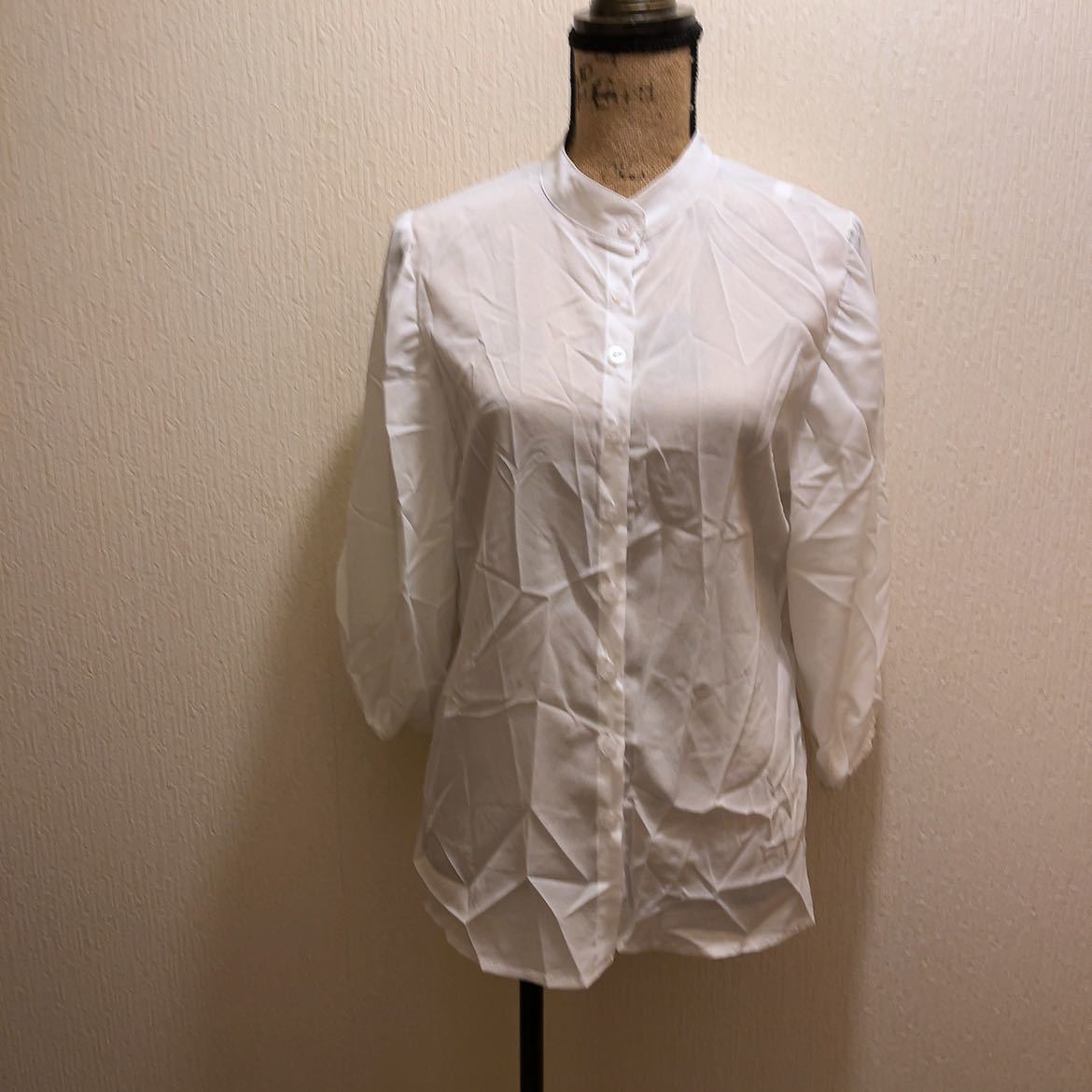 新品★ホワイトシンプルブラウス★ノーカラー★L白シャツ 拍卖